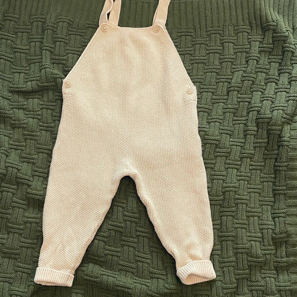 Zara Cream Knit Overalls with Button Straps 12-18 months baby